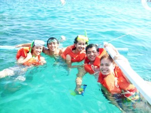 Laiya snorkeling with Jimbo,Ate Jenny,Kuya Ryan & Ate Jovy