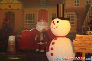 Santa Claus, Snowman, SM Lipa Christmas Village