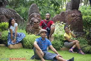 WOWBatangas Team with the Balinese statues