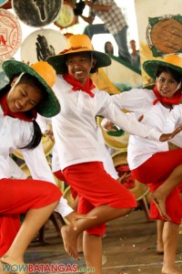 Itlugan National High School dancers (14)