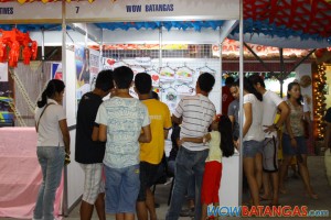 Customers at WOWBatangas Booth