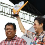 Mayor Nas Ona of Calaca and Governor Vilma Santos-Recto